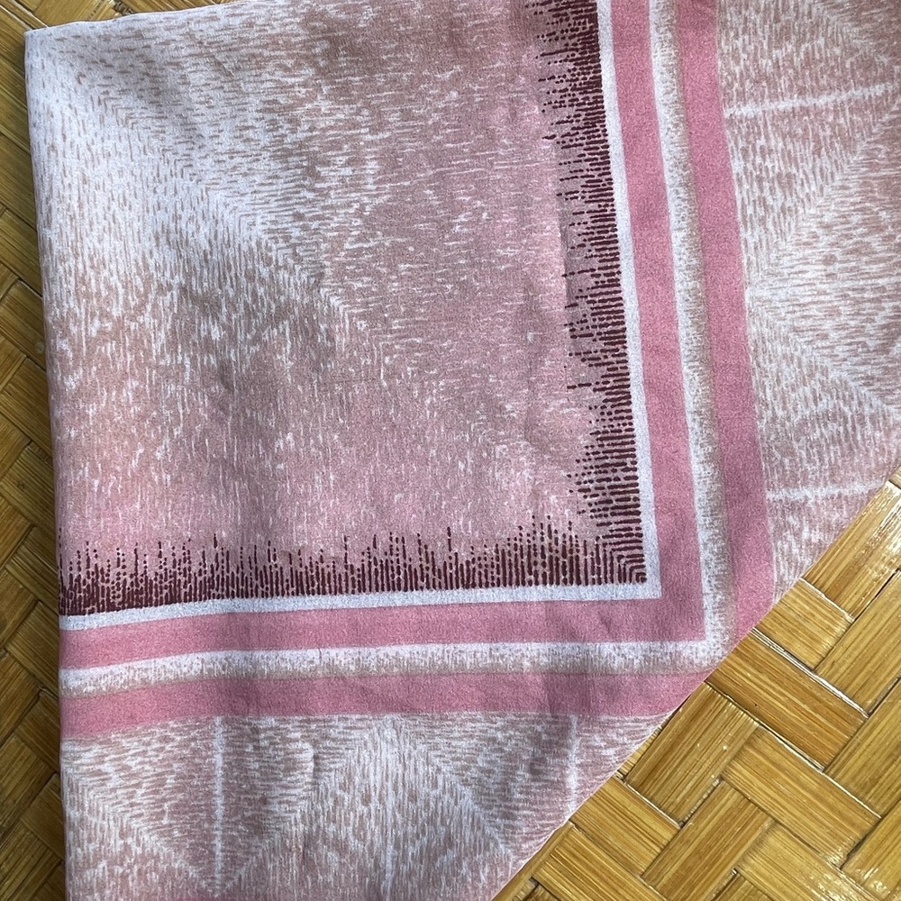 Mauve, pink scarf with stretch - Picture 7 of 8